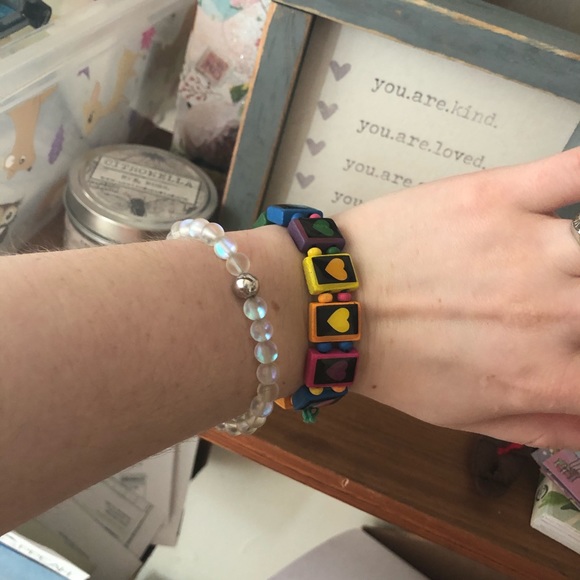 Fun Chunky Vibrant Wooden Bead Heart 90s Bracelet - Picture 6 of 6